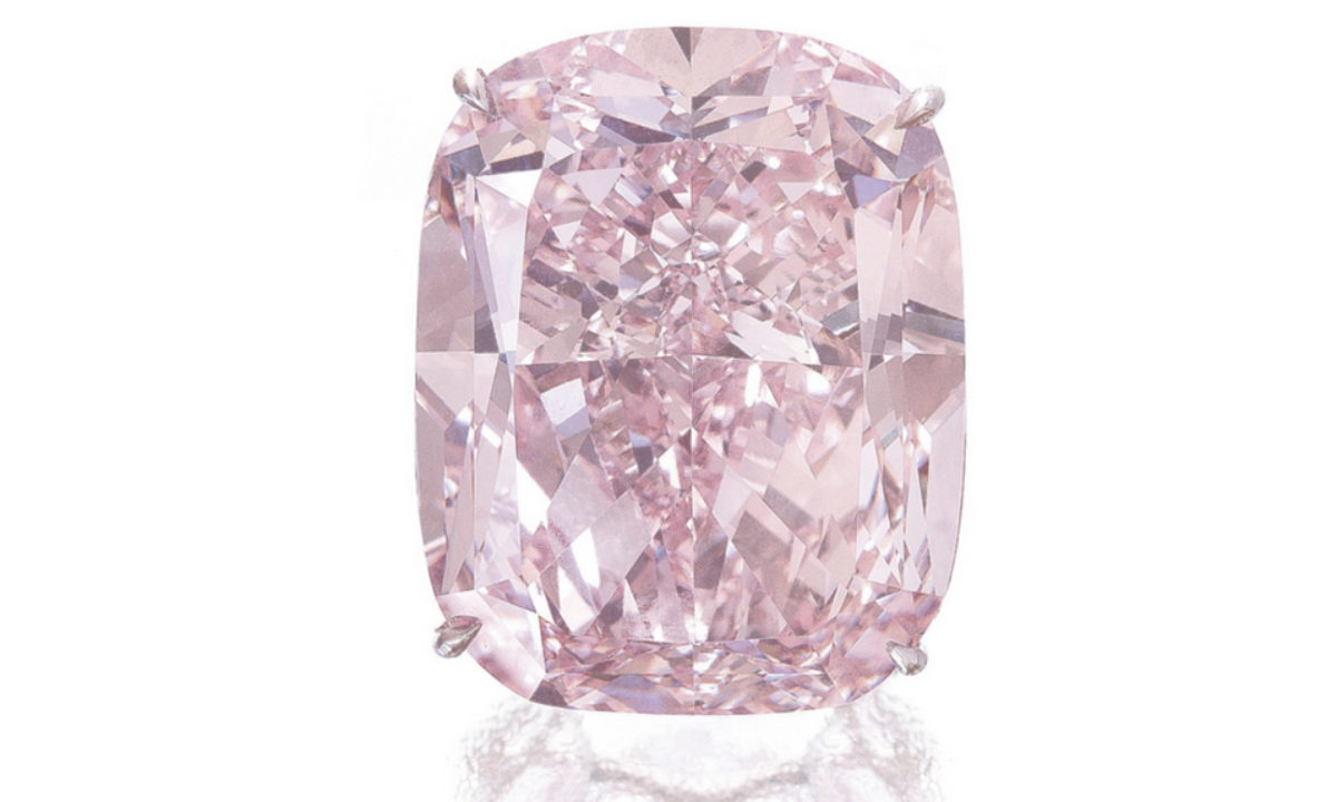 Beauty in pink diamonds .. • #pink #diamond #pinkdiamond #rare