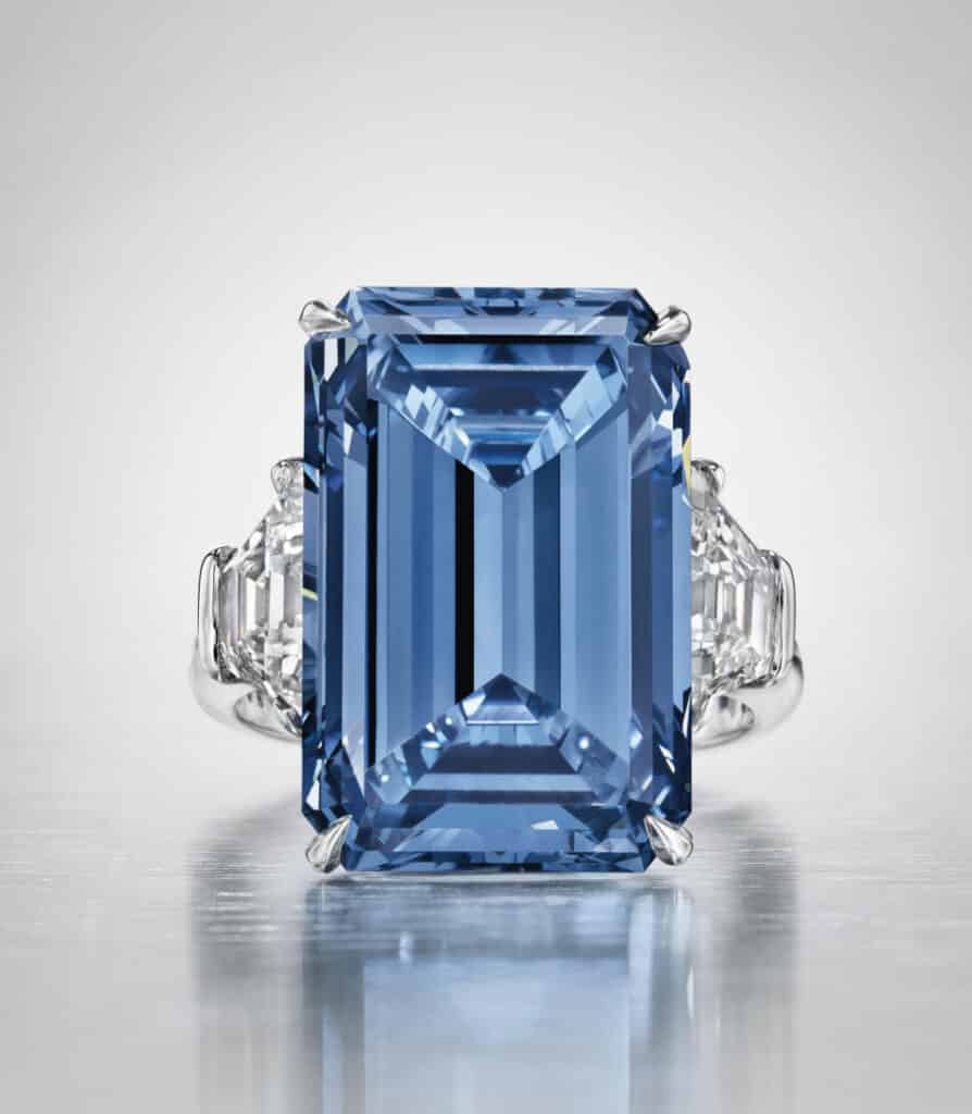 De Beers Cullinan - the rarest blue diamond at auction in Hong