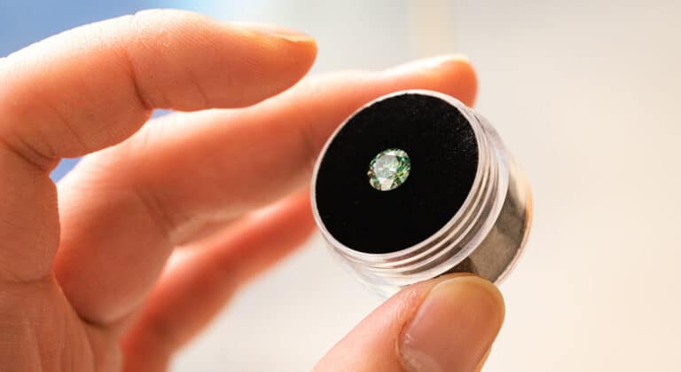 NEW LAB-GROWN DIAMOND REPORT SUGGESTS